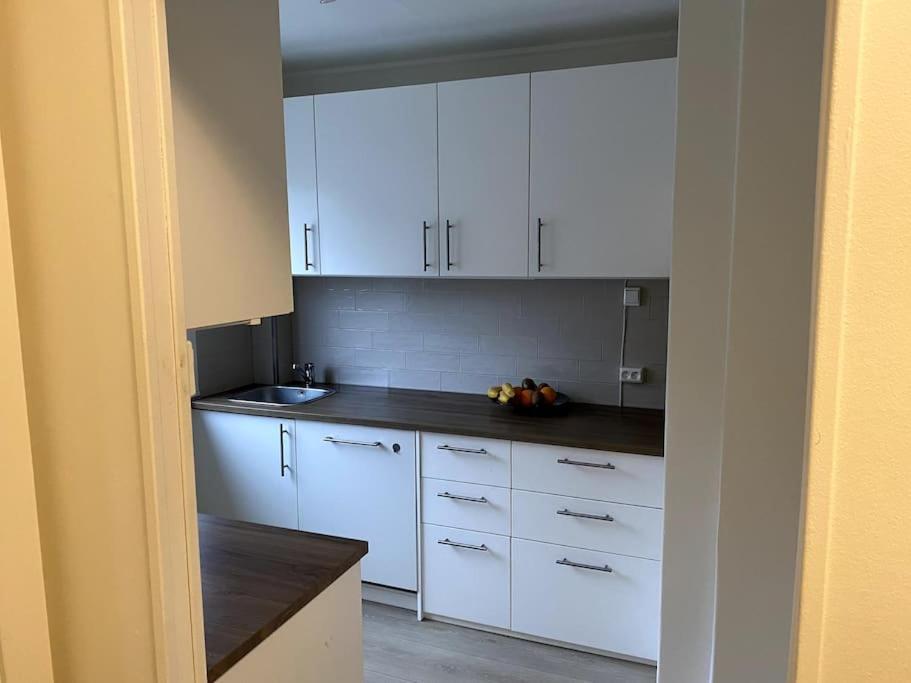 Lovely 2 Bedroom Apartmen With Free Parking Bergen Buitenkant foto