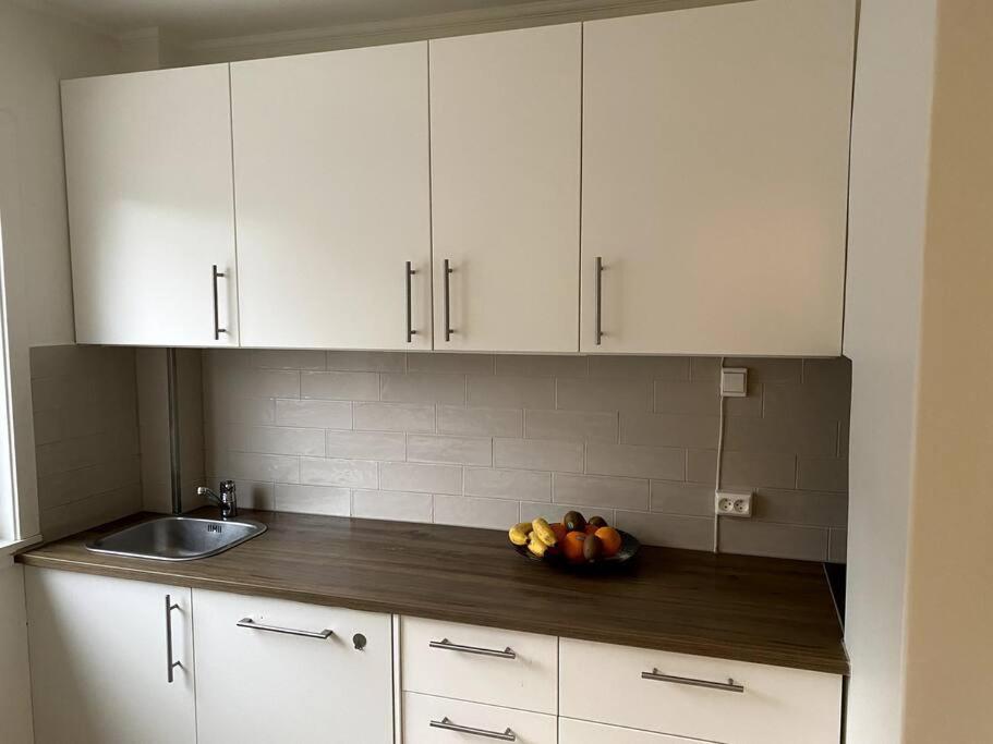 Lovely 2 Bedroom Apartmen With Free Parking Bergen Buitenkant foto